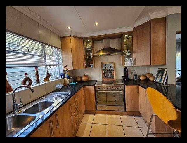 3 BEDROOM HOUSE FOR SALE IN BONAERO PARK